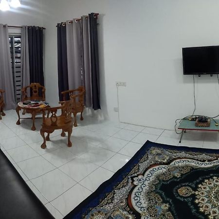 Homestay D'Mama Ifor Muslimi Tanjong Malim Eksteriør billede